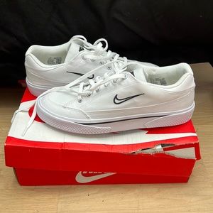 Womens Nike sneakers